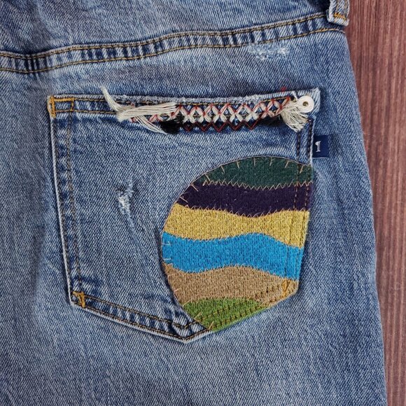 Anthropologie Pilcro Size 26 Slim Boyfriend Embroidered Patch Mid Rise Jeans - Picture 9 of 15